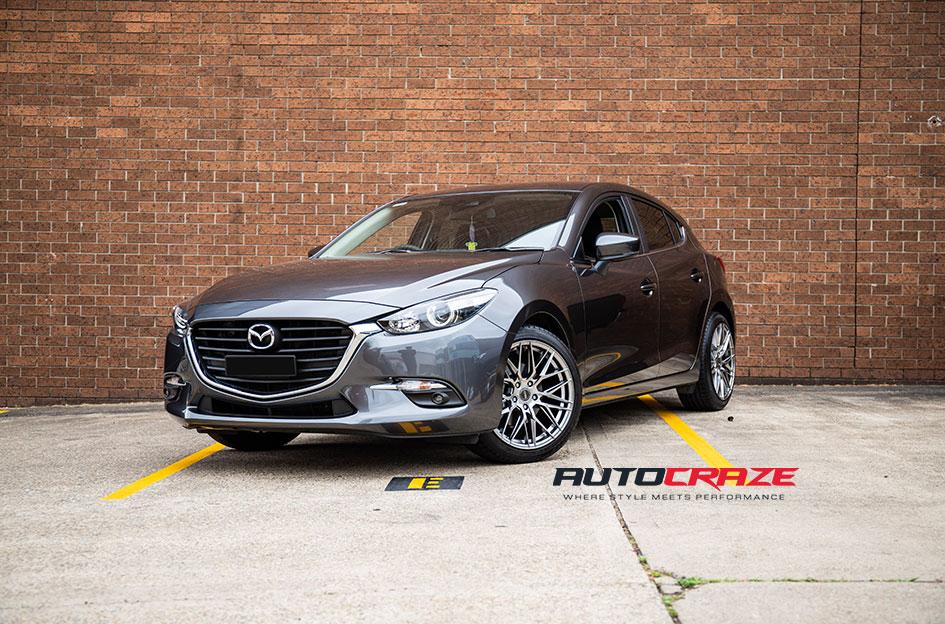 MAZDA-3-HOCKENHEIM-HYPER-BLACK